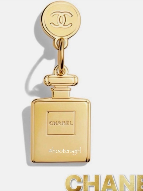 CHANEL Black Ribbon Charm with Gold N°5 Bottle Pendant main image 4